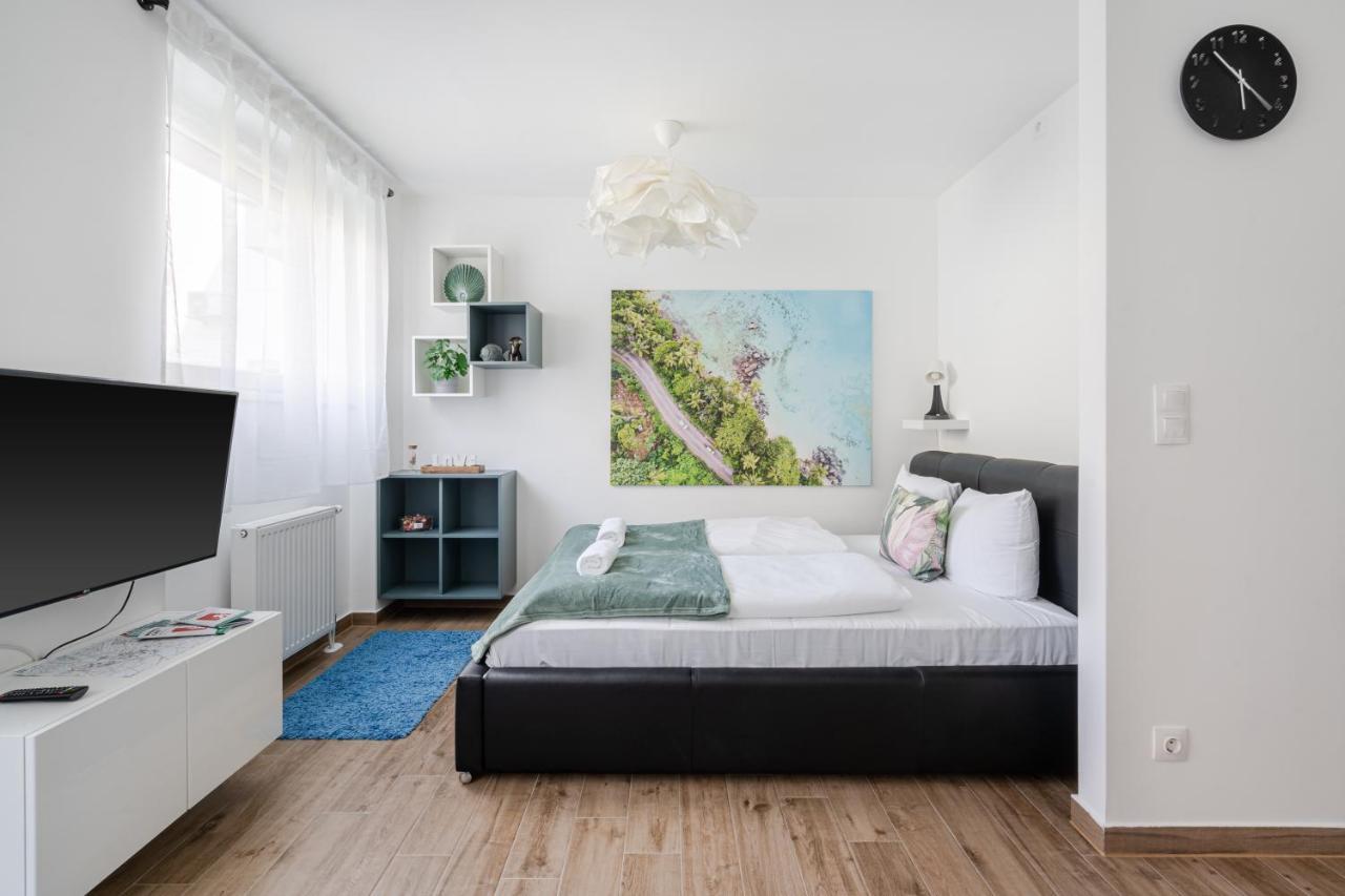 Everwood With Ac Budapest